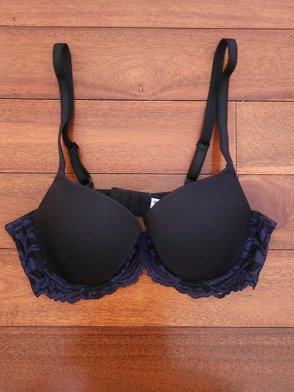 Wacoal Black and Navy Lace Underwire Bra